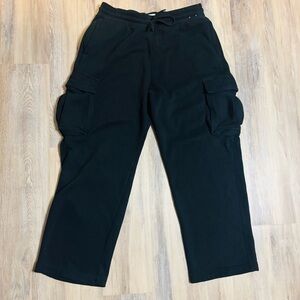 Men’s Hollister Black Thick Wide Leg Cargo Sweatpants size medium